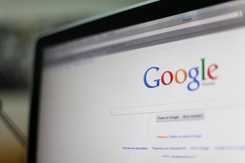 Google пришлось заплатить штраф и опубликовать решение суда на главной странице. Фото: web-project.biz