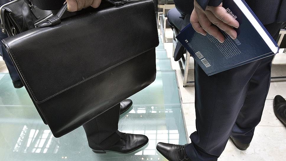 Подоходный налог составляет 50 процентов от установленной в Молдове ставки. 