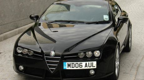 Automobilul de marca Alfa Romeo a fost abandonat în parcarea Autogării de Sud din Capitală.