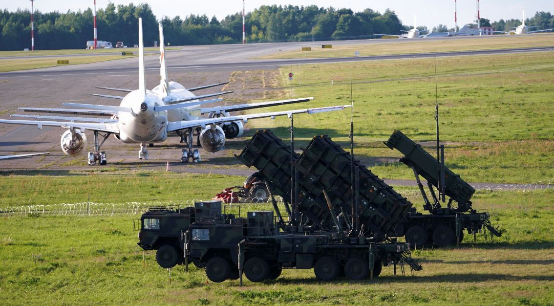 Саммит НАТО будут охранять тысячи военных с самым современным вооружением.