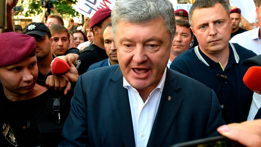 Госбюро расследований Украины вновь намерено допросить Порошенко.