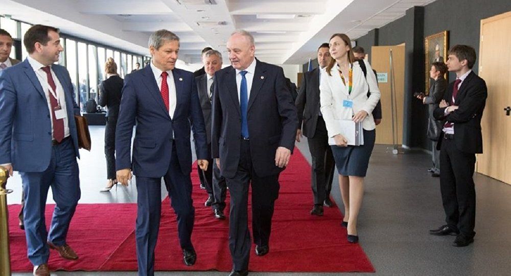 Timofti s-a întâlnit cu Cioloș la Sofia. Foto: Președinția Republicii Moldova