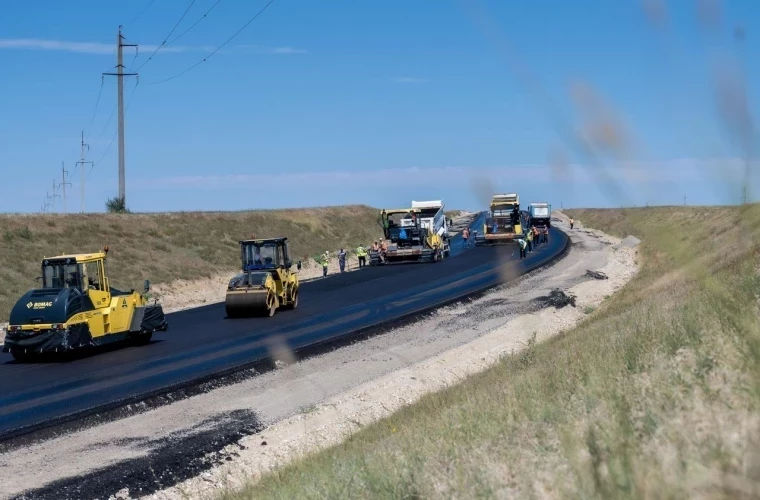 Lucrările de construcție a drumului de ocolire a orașului Vulcănești, finalizate în proporție de 48%.