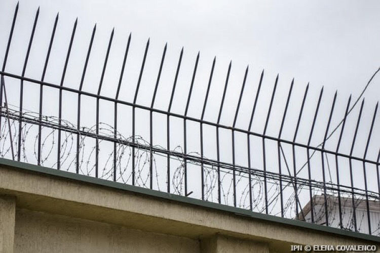 Жителя Окницкого района осудили на 3 года тюрьмы за попытку изнасиловать пенсионерку.