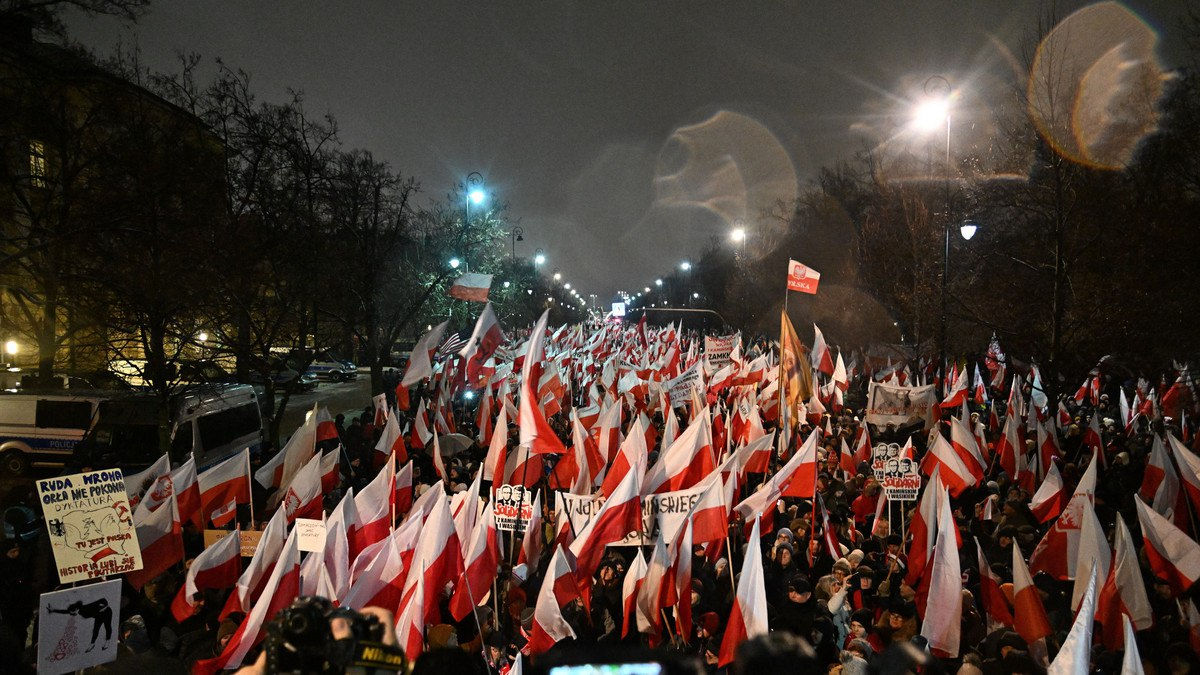 В Польше тысячи вышли на акцию против правительства Туска.