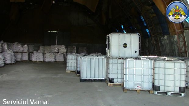 Marfă era substituită cu alcool etilic și era scoasă prin contrabandă din R. Moldova în Ucraina. Foto: customs.gov.md