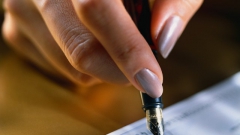 Potrivit procurorilor, contabila a prejudiciat interesele publice cu peste 16 mii de lei. Inculpata a restituit această sumă în bugetul primăriei.