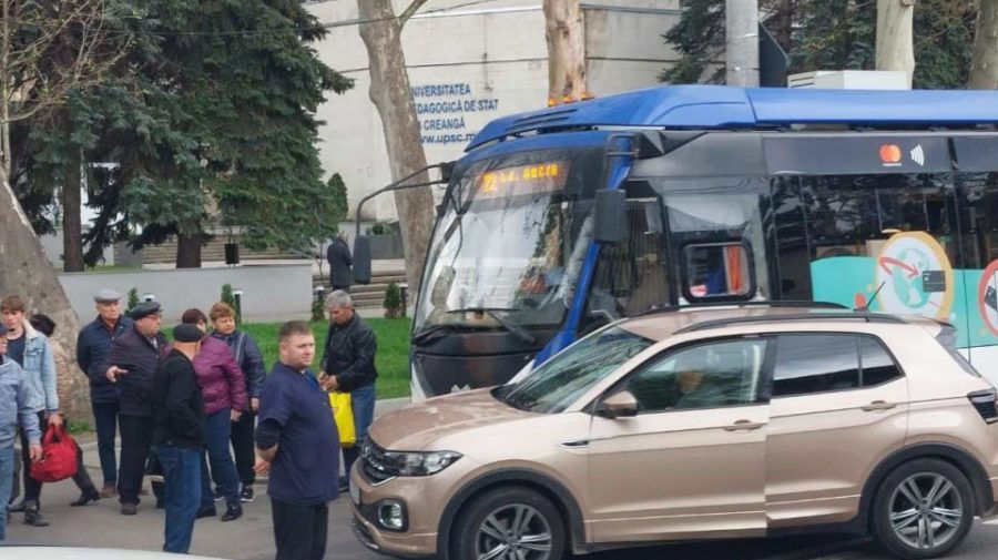 ДТП с участием троллейбуса произошло в столице.