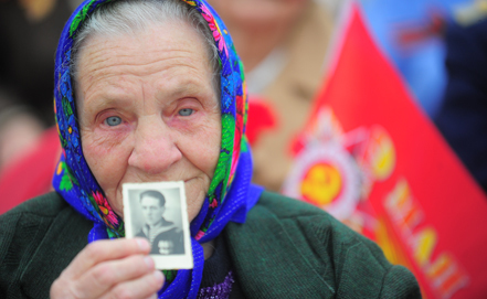 Либералы считают, что 9 мая надо праздновать День Европы, а не День победы.