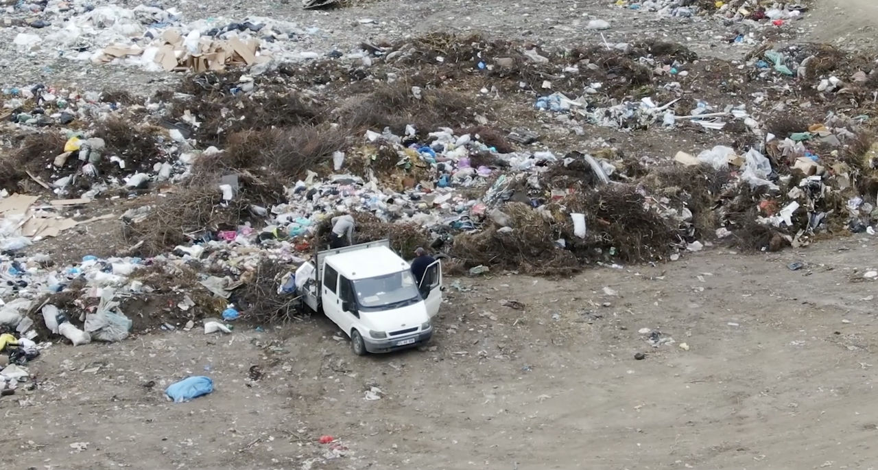 În Moldova există peste 1.100 de gropi de gunoi, dar aproape niciuna nu corespunde standardelor ecologice.