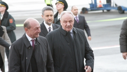 Preşedintele Nicolae Timofti se va întâlni astăzi, la Iaşi, cu şeful statului român, Traian Băsescu.
