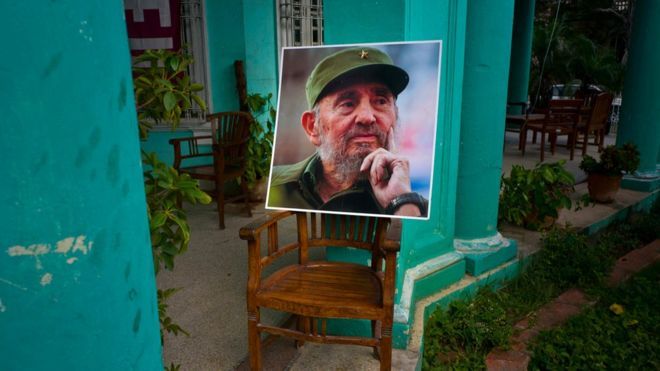 В КНДР объявлен траур в связи со смертью Фиделя Кастро.