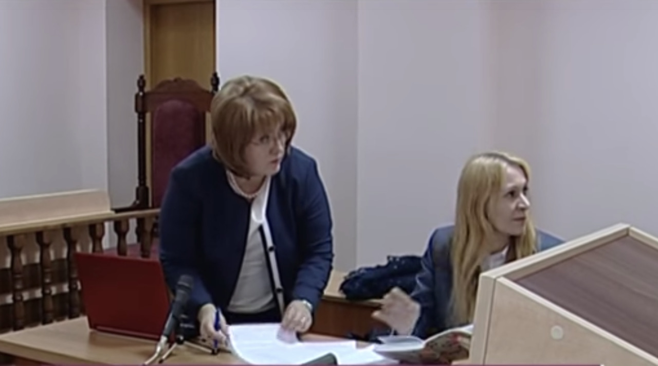 Заседание по делу судьи Маноле вновь отложено.