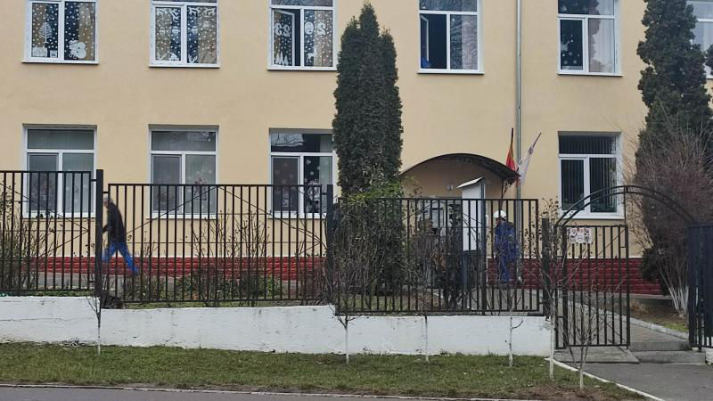 Воспитанников и сотрудников столичного детсада эвакуировали из-за короткого замыкания.