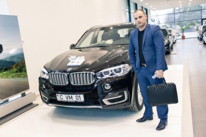 Avocatul vedetă, Valerian Mînzat, a declarat pentru Moldova Criminala că a fost reținut pentru că nu și-ar fi prestat serviciile până la capăt.