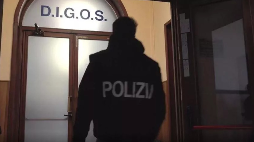 Полиция Италии провела обыски у противников вакцинации от COVID-19.