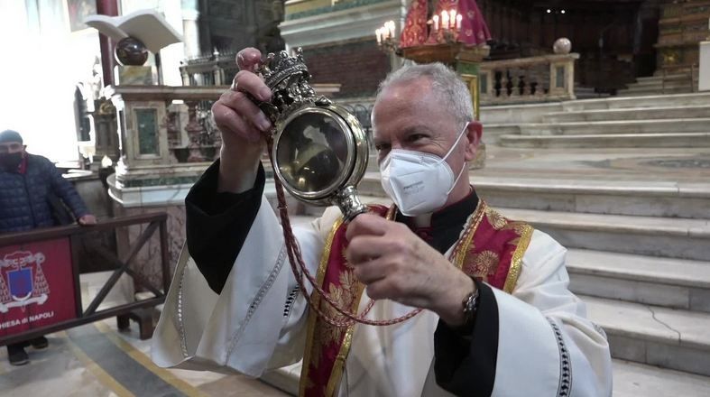 Чудо святого Януария: в Италии заговорили о приближающейся катастрофе.