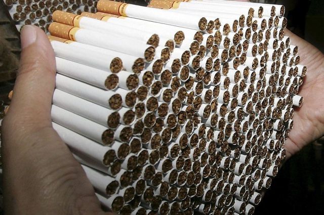 Потери госбюджета из-за черного рынка сигарет превышают 670 миллионов евро в год. 