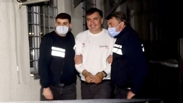 Администрация тюрьмы не пропустила к задержанному, утверждает медик.