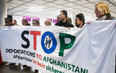 Германия возобновила депортацию афганцев.