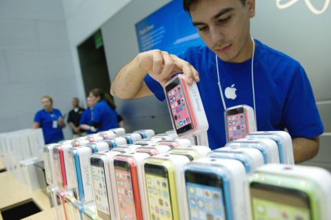 Producţia Galaxy S5 va începe în primul trimestru al anului viitor.
