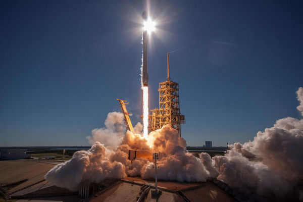 SpaceX проведет 60 пусков ракет-носителей Falcon в 2022 году.