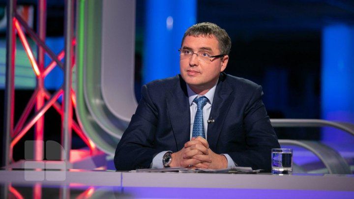 Ренато Усатый рассказал, какая у него зарплата и на что он живет.