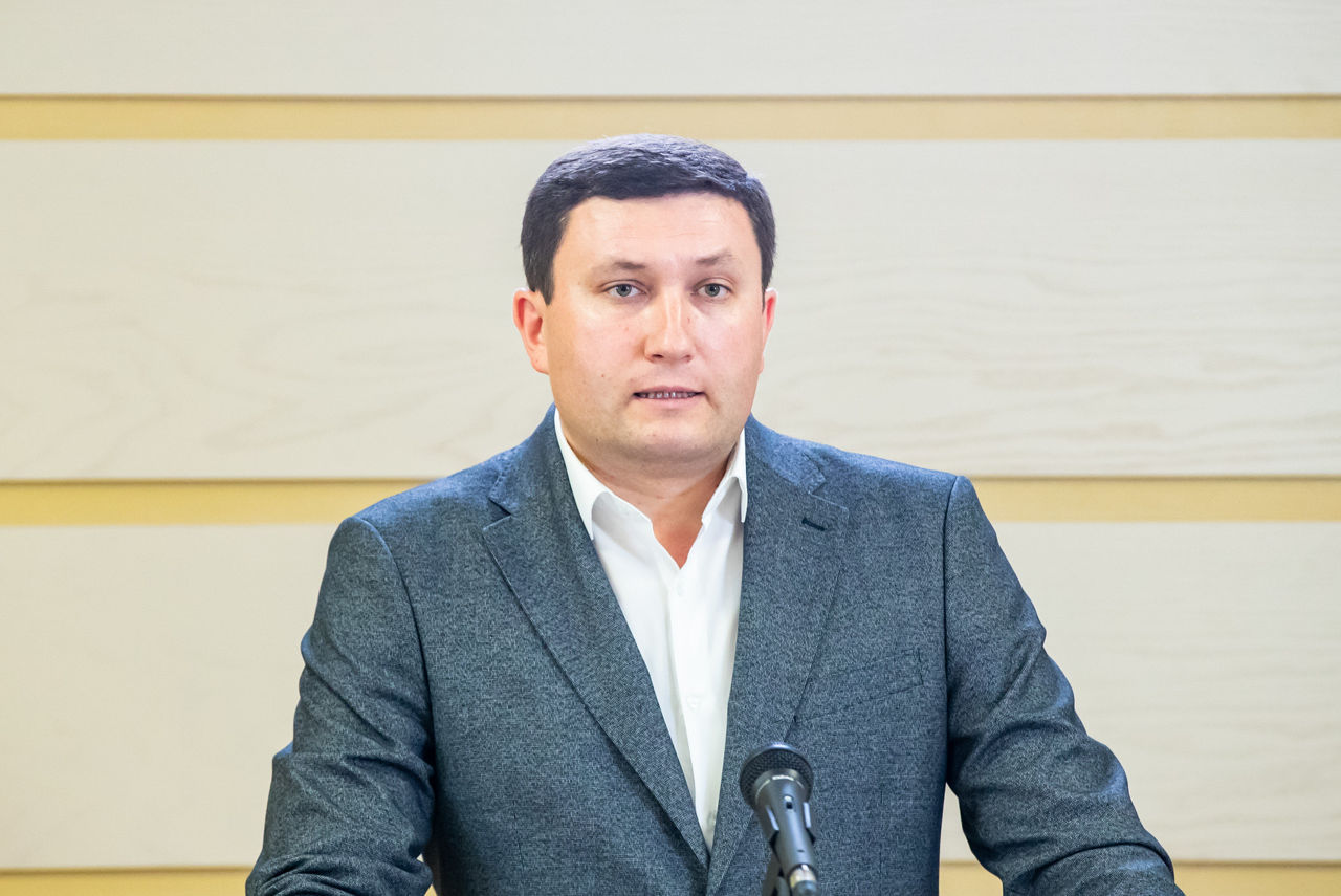 Депутат Блока коммунистов и социалистов Владимир Односталко.