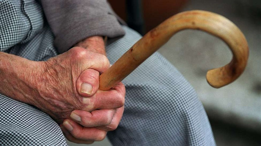 Un pensionar din Dubăsari și-a bătut tovarășul de pahar cu cârja și i-a rupt trei coaste.