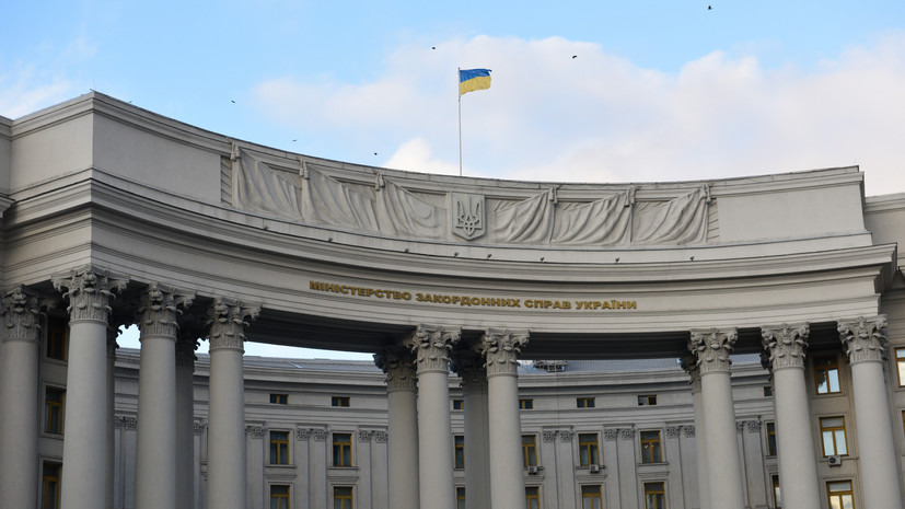 Украина высылает консула России в Одессе.