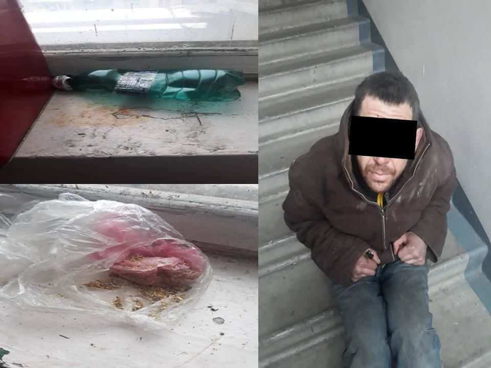 Сотрудники полиции обнаружили у мужчины пакет с веществом, похожим на коноплю. Фото: politiacapitalei.md.