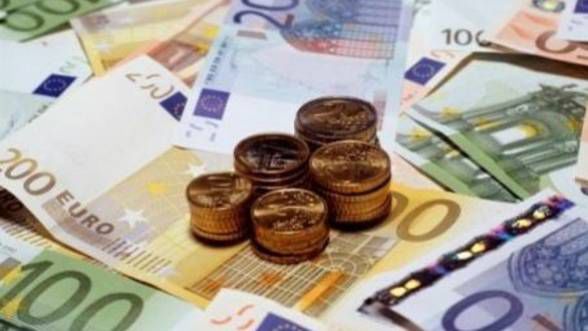 Leul continuă să se întărească în raport cu principalele valute de referinţă.