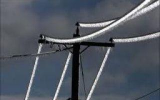 Kievul, unde a început să ningă puternic luni după-amiază, a căzut rapid pradă unor ambuteiaje uriaşe