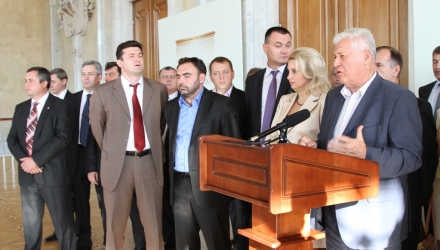  Totuşi ei au observat lacunele abia când au ajuns în opoziţie.