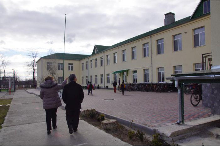 В Новоаненском районе отремонтировали сельский лицей при поддержке Японии.