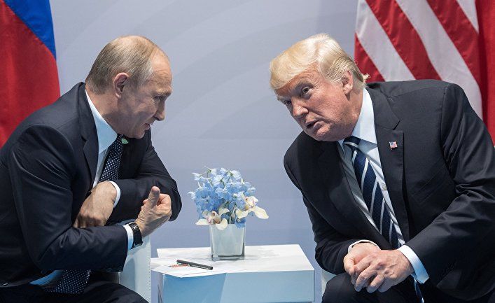 Сенатор США заявил, что Путин загипнотизировал Трампа.