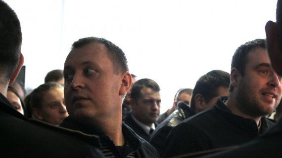 На фото в центре Григорий Петренко.