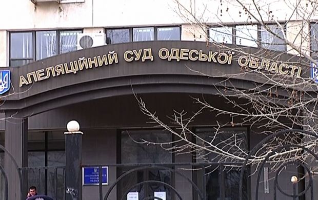 В результате падения мужчина 1969 года рождения умер на месте.