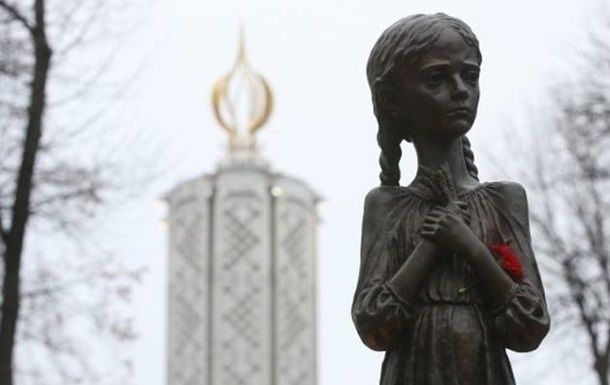 В Украине отмечают День памяти жертв голодоморов.