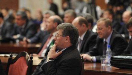 Liberalii au cerut o pauză în care să fie convocatăședința AIE.