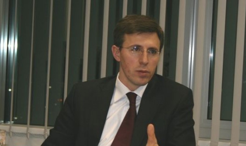 O altă problemă semnalată de edil este cea cu privire la taxele achitate de centrele comerciale din Chișinău.