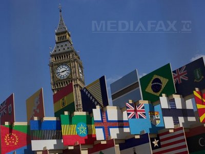 Tot astăzi, torţa olimpică a fost urcată în barca regală Gloriana, pe Tamisa