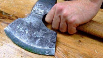 Victima avea antecedente penale și a fost condamnată în 2005 pentru omorul mamei sale.  