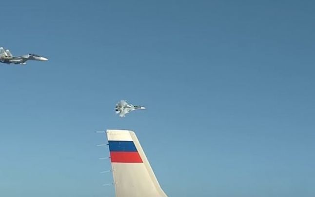 Avionul lui Putin, escortat de două avioane de vânătoare în spaţiul aerian al Siriei. 
