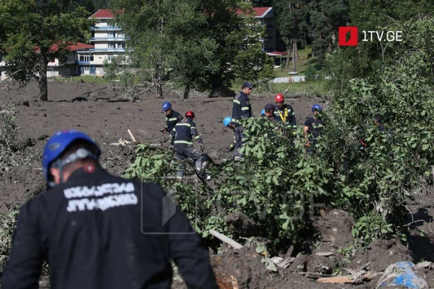 В Грузии на курорте произошел оползень: шестеро погибших, десятки считаются пропавшими без вести.