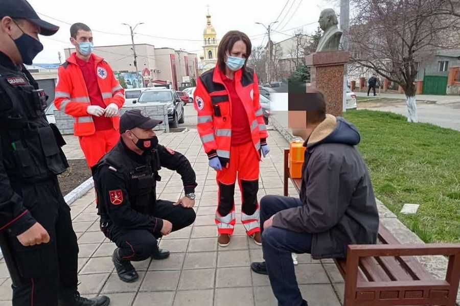 В Комрате карабинеры пришли на помощь людям, попавшим в беду.