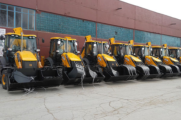 Представители завода-изготовителя техники JCB уже провели необходимую подготовку.