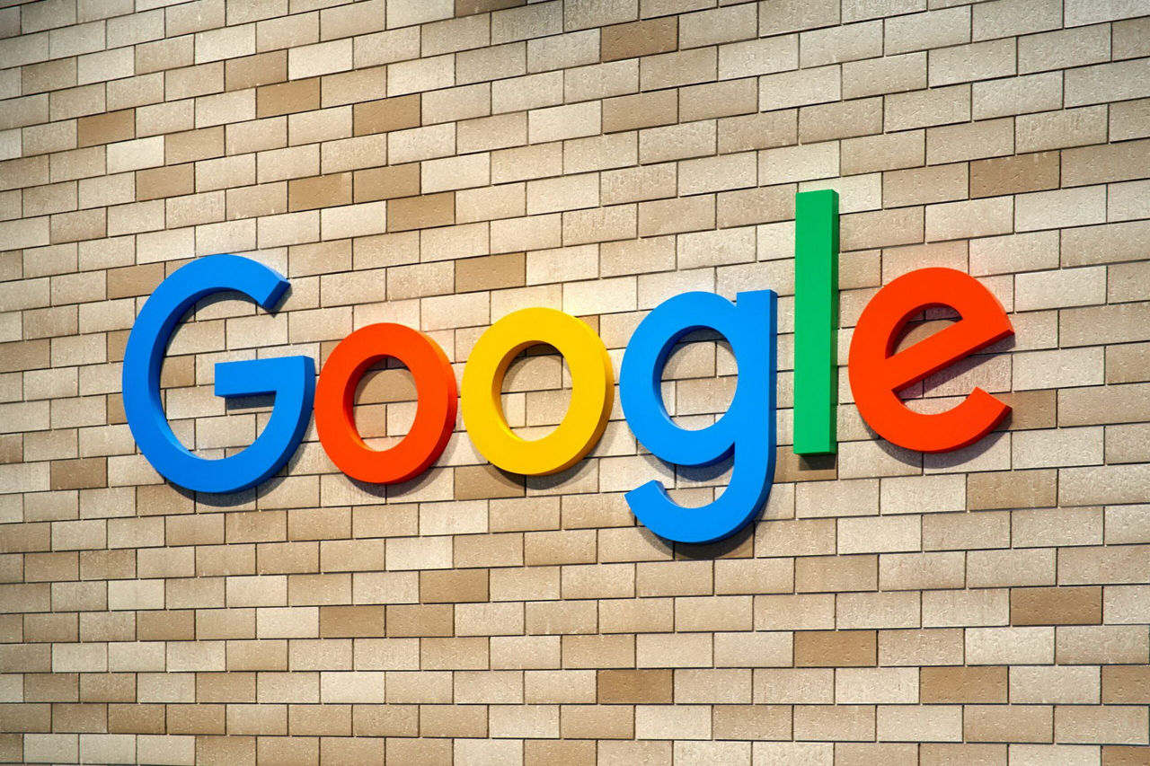 Comisia Europeană a cerut Google să împartă datele de căutare cu concurenții.