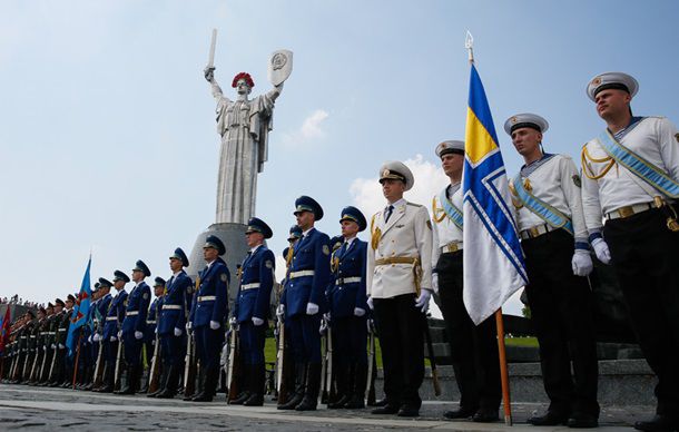 День Победы в Украине прошел без грубых правонарушений, говорит Деканоидзе.