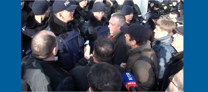 "Наша Партия" и Платформа DA требуют отменить избрание главы ВСП.